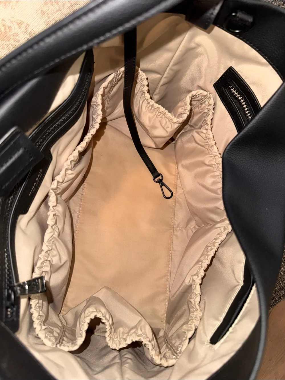 Mina Baie Midi Harlow Diaper Bag – Black